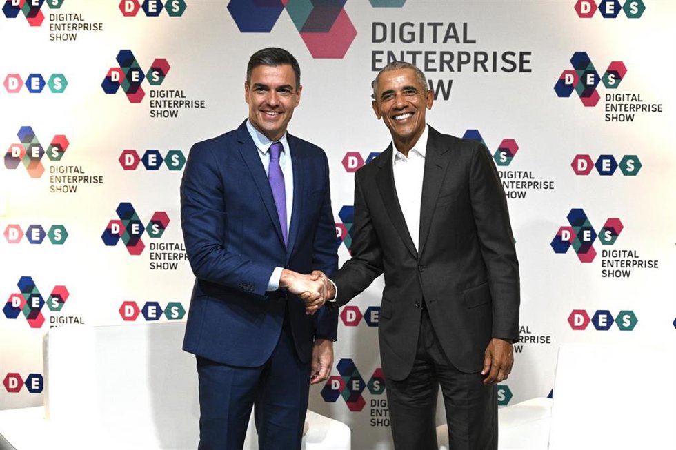 El presidente del Gobierno, Pedro Sánchez, y el expresidente de Estados Unidos Barack Obama.