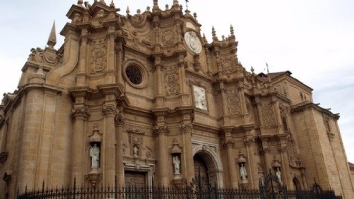Archivo - Catedral de Guadix, en imagen de archivo