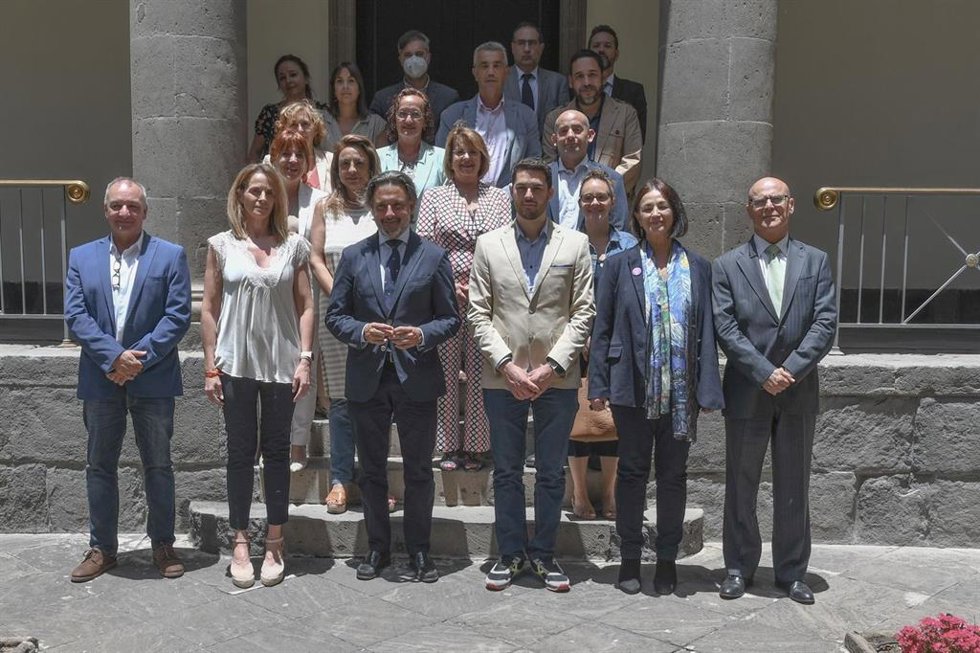 Participantes en el acto institucional con motivo del 'Día Nacional de las Lenguas de Signos Españolas'