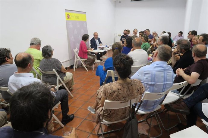 Miquel Iceta y Rafaela Valenzuela con el sector cultural para compartir avances en el desarrollo del Estatuto del Artista.