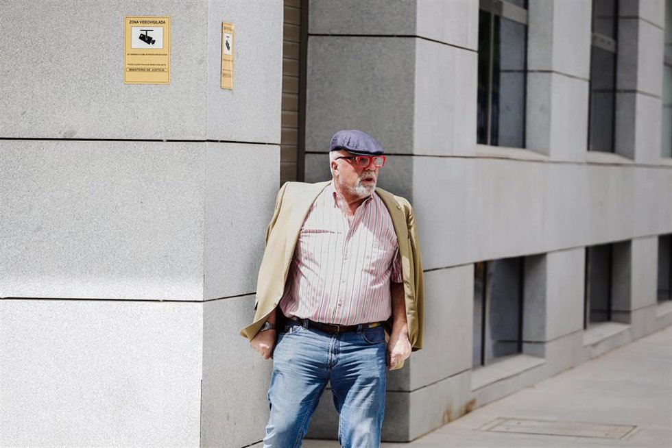 El comisario jubilado José Manuel Villarejo acude de nuevo a declarar a la Audiencia Nacional, a 14 de junio de 2022, en Madrid (España). Villarejo vuelve a sentarse en el banquillo de los acusados por la investigación del contenido de unas microcintas 
