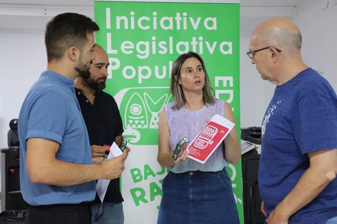 Gómez Jurado (izda.) en la reunión con Ustea.