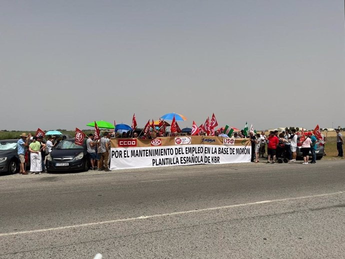 Protesta en la base de Morón