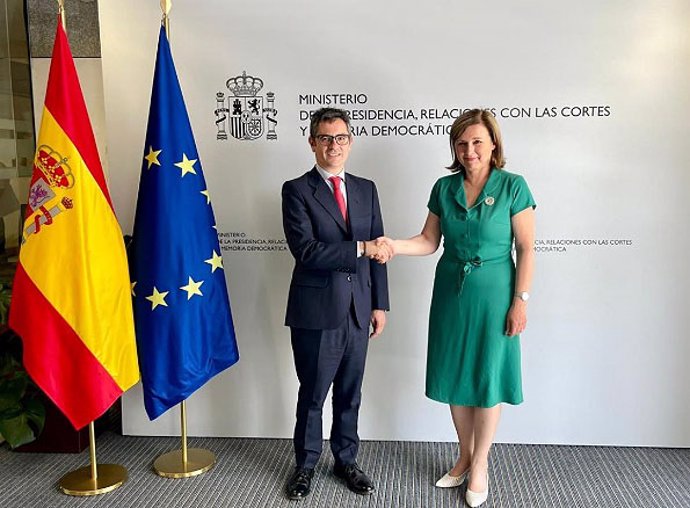 Félix Bolaños y Vera Jourová durante su reunión en el Ministerio de la Presidencia.