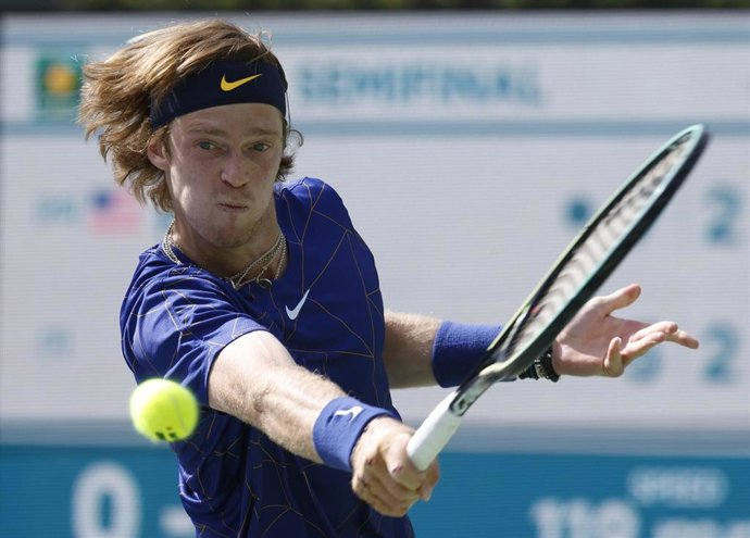 Archivo - El tenista ruso Andrey Rublev, en un partido en Estados Unidos