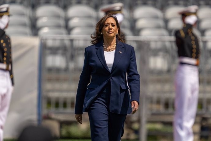18 May 2022, US, New London: US Vice President Kamala Harris arrives to deliver the commencement address during a graduation ceremony at the Coast Guard Academy in New London, Connecticut. Photo: David Lau/U.S. Coast/Planet Pix via ZUMA Press Wire/dpa