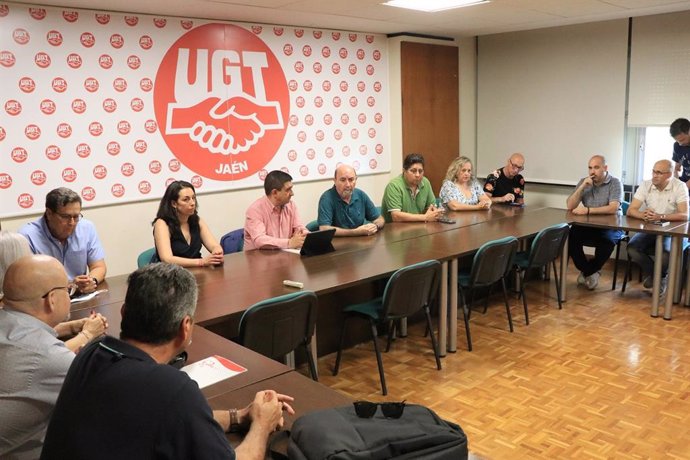 Reyes y Gámez, en la reunión con responsables de UGT.