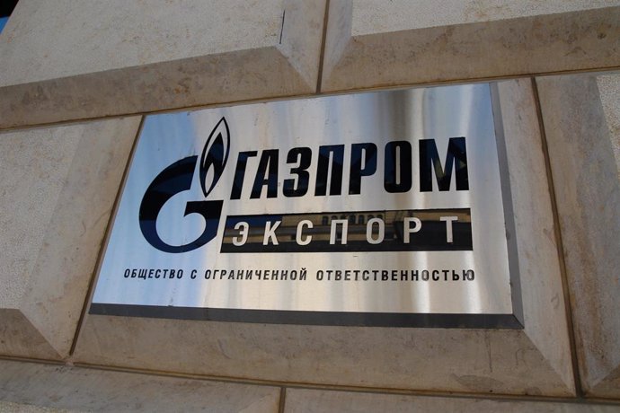 Cartell amb el logotip de la companyia Gazprom