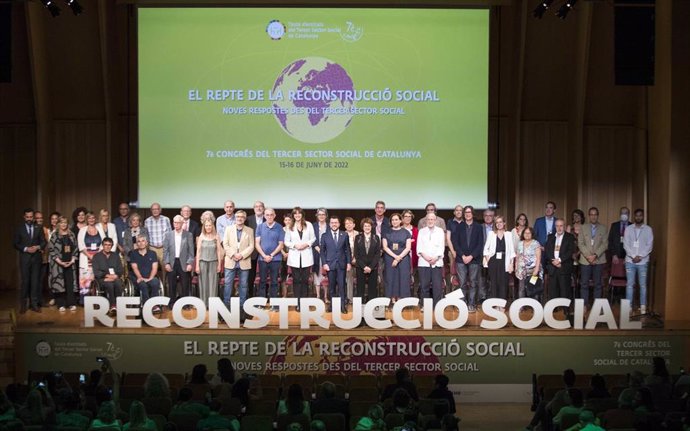 Imagen de la foto de familia de la inauguración del séptimo Congreso del Tercer Sector Social de Catalunya
