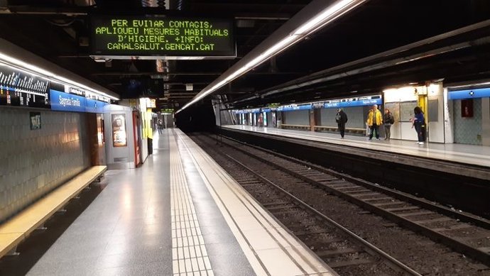 Archivo - L'estació de Sagrada Familia de l'L5 del Metro de Barcelona