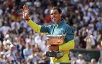 Robles concede la Gran Cruz del Mérito Naval al tenista Rafael Nadal