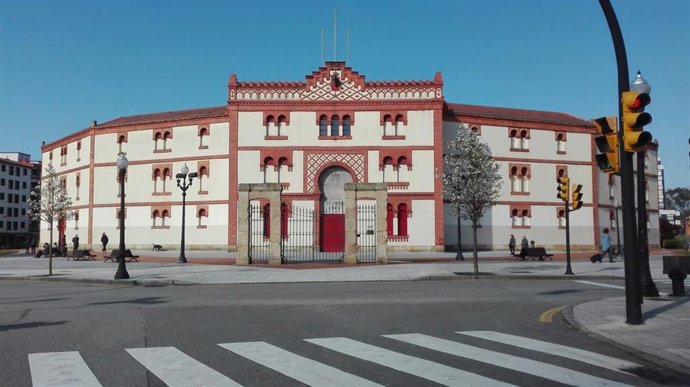 Archivo - Plaza de Toros de Gijón, El Bibio.