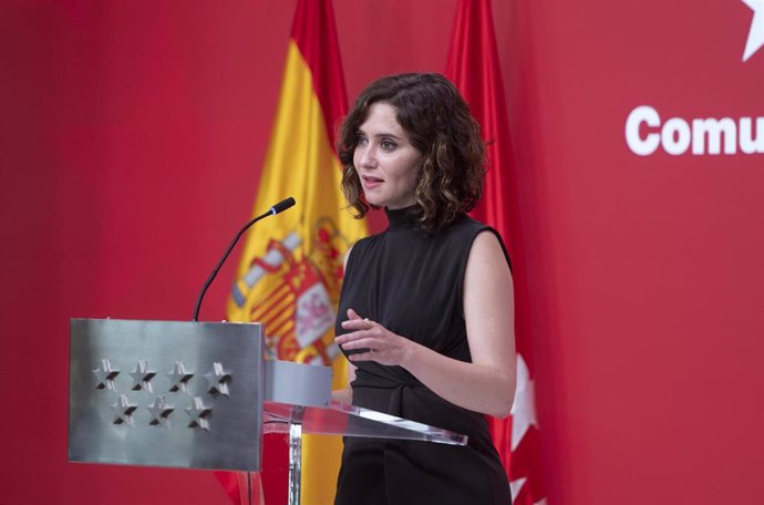 La presidenta de la Comunidad de Madrid, Isabel Díaz Ayuso, comparece tras la reunión del Consejo de Gobierno, en la Real Casa de Correos, a 15 de junio de 2022, en Madrid (España). Durante la rueda de prensa, la presidenta de la Comunidad de Madrid, ha