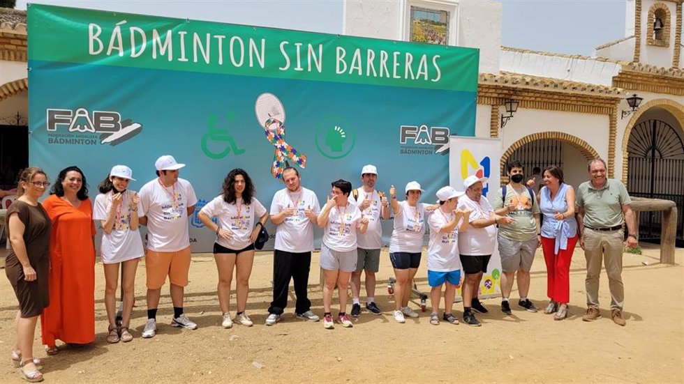 Moguer acoge la jornada de clausura de bádminton inclusivo con deportistas de todas las capacidades.