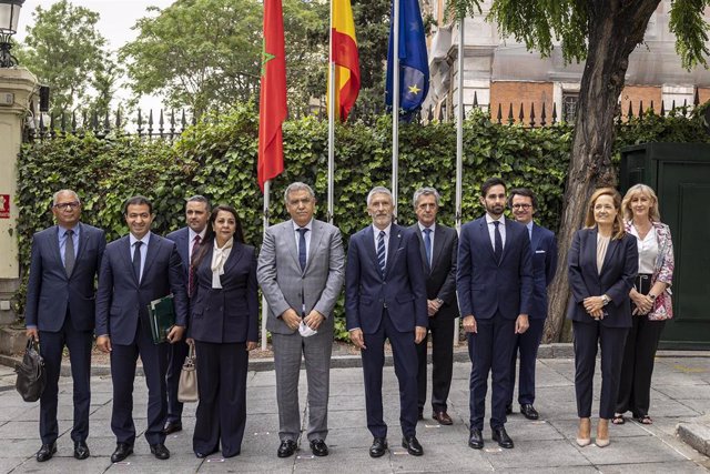 El ministro del Interior, Fernando Grande-Marlaska, en su reunión con su homólogo marroquí, Abdelouafi Laftit