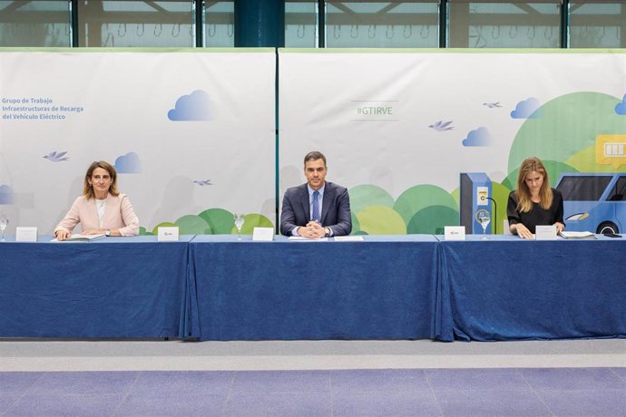 El Gobierno constituye el Grupo de Trabajo de Recarga del Vehículo Eléctrico en la Feria GENERA 2022