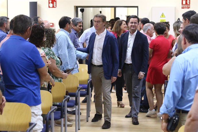 El presidente del PP, Alberto Núñez Feijóo, durante un encuentro con empresarios del sector agrícola después de visitar la empresa Indasol, a 15 de junio del 2022 en El Ejido (Andalucía, Almería)