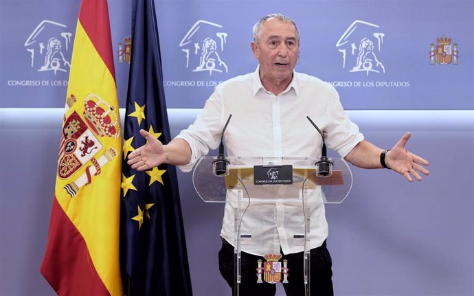 El portavoz de Compromís en el Congreso, Joan Baldoví, en una rueda de prensa posterior a la Junta de Portavoces, en el Congreso de los Diputados, a 7 de junio de 2022, en Madrid (España).