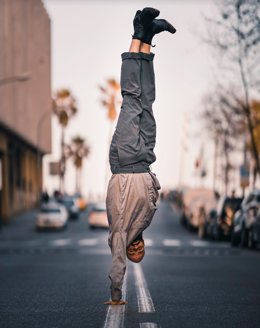 LAS DANZAS URBANAS Y EL FLAMENCO SE UNEN EN EL TALLER DE ADRIÁN VEGA EN ESPAI LAGRANJA