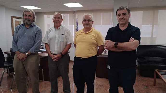 Representantes del Servicio de Salud y el Sindicato Médico de Baleares (Simebal).