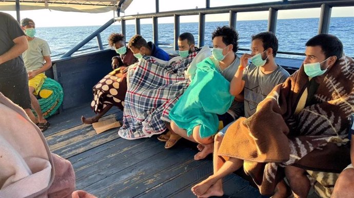 El buque Aita Mari realiza un segundo rescate en el Mediterráneo Central y evita que 17 personas sean devueltas a Libia