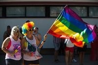 Arabia Saudí incauta juguetes y ropa para niños con los colores del arcoíris porque fomentan la homosexualidad