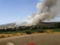 Los Bombers convocan a todos sus efectivos ante los incendios en Catalunya