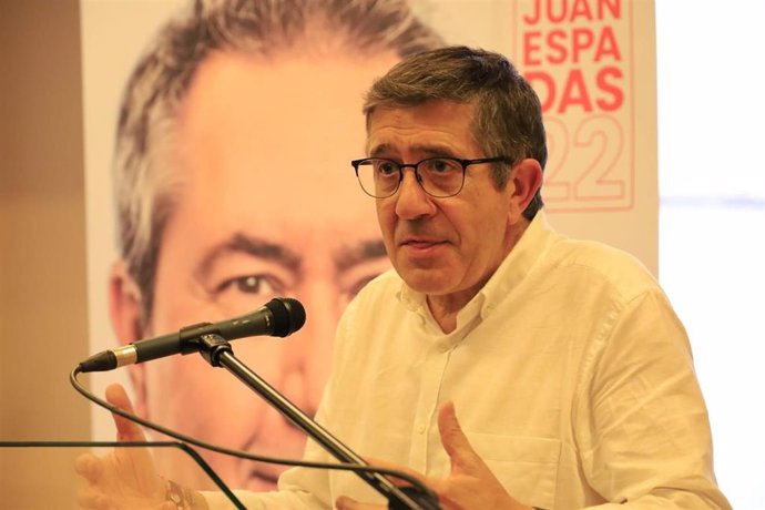 Patxi López (PSOE): "Sabemos cómo parar a los fascistas: con la papeleta del puño y la rosa de Juan Espadas"