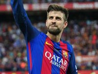 Gerard Piqué, a tope incluso en vacaciones para convencer al Barça de que cuenten con él la próxima temporada