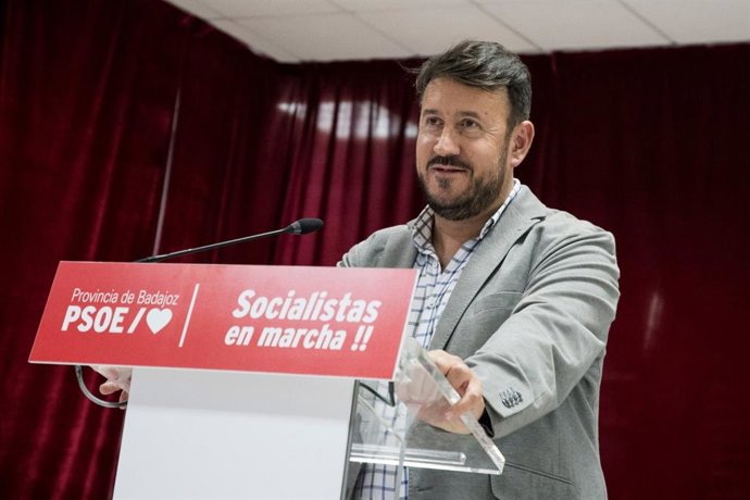 El secretario general del PSOE provincial de Badajoz, Rafael Lemus