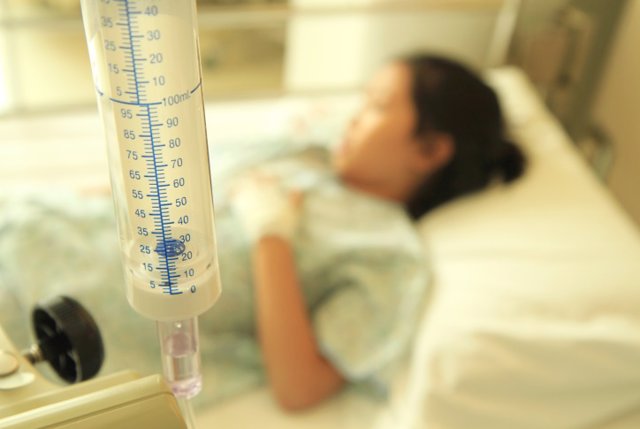 Archivo - Patient on hospital bed
