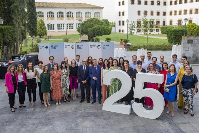 Equipo de Ibercaja Vida en la celebración del 25 aniversario.