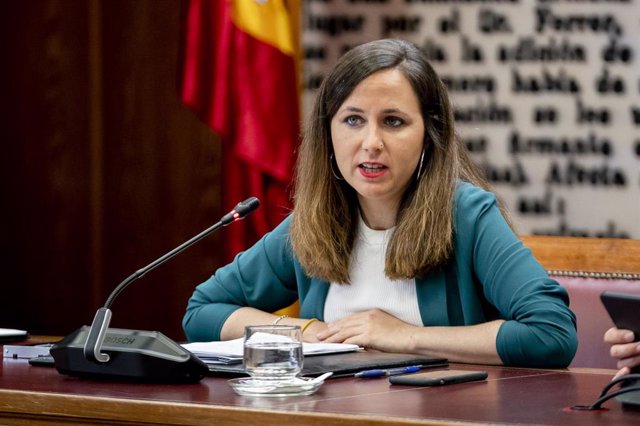 La ministra de Derechos Sociales y Agenda 2030, Ione Belarra, interviene en la Comisión de Derechos Sociales, en el Senado.