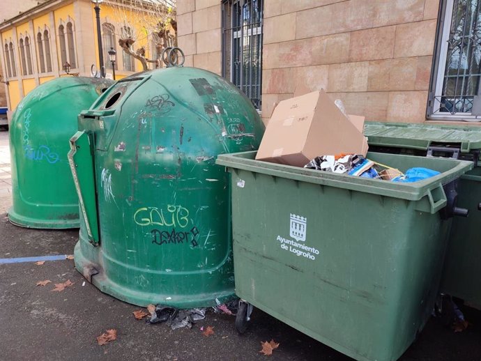 Archivo - El PP critica las macroislas de contenedores "que causan molestias" y "afean la imagen de Logroño"