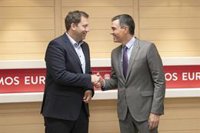 Sánchez y el líder del SPD acuerdan celebrar dos cursos de partido en Madrid y Berlín tras el verano