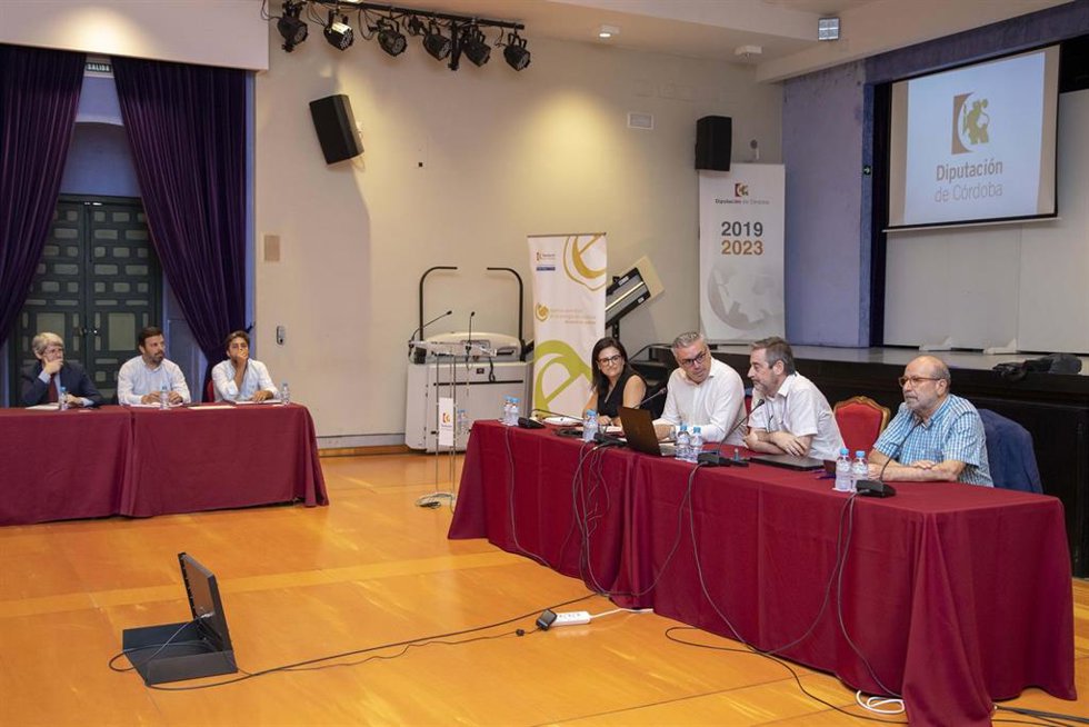 El presidente de la Agencia Provincial de la Energía, Víctor Montoro, en el encuentro sobre comunidades energéticas.