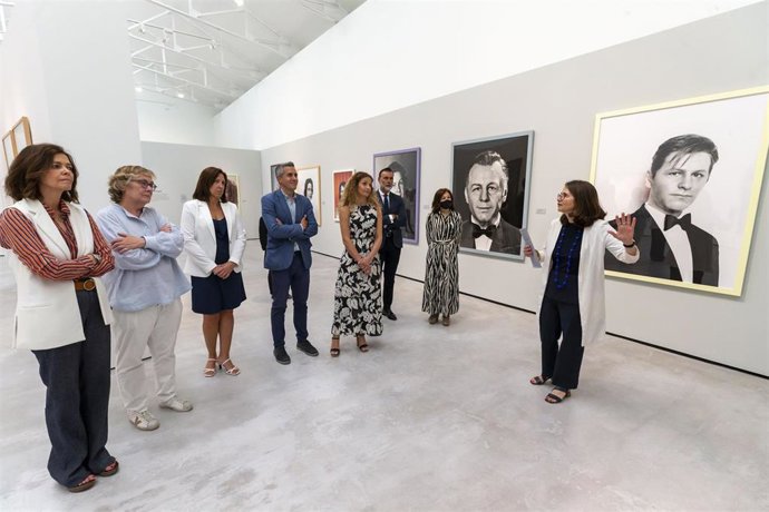 Presentación de la exposición Mírame: Retratos Y Otras Ficciones En La Colección La Caixa De Arte Contemporáneo.