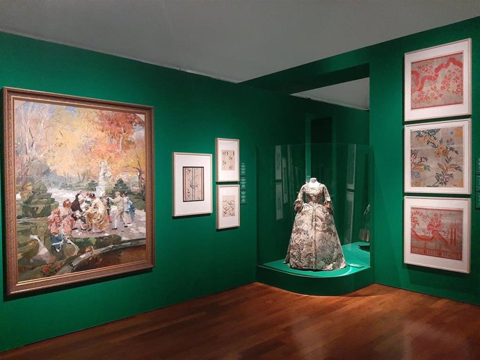 El Museo Bellas Artes presenta 'Diseño, seda y flores', que permanecerá en la sala de exposiciones Ribalta hasta el 11 de septiembre