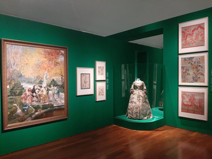 El Museo Bellas Artes presenta 'Diseño, seda y flores', que permanecerá en la sala de exposiciones Ribalta hasta el 11 de septiembre