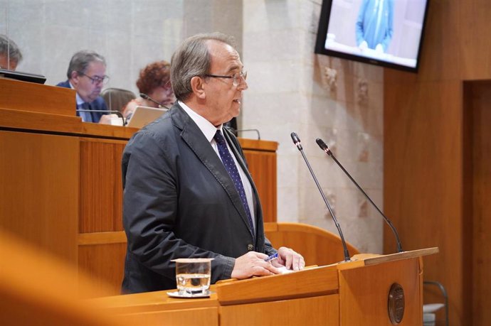 El consejero de Hacienda del Gobierno de Aragón, Carlos Pérez Anadón.