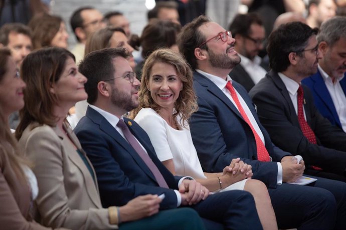 El president de la Generalitat, Pere Aragons y la ministra de Transportes, Movilidad y Agenda Urbana, Raquel Sánchez, durante el acto de apertura de la nueva oficina de Google, a 1 de junio de 2022, en Barcelona, Cataluña (España). Se trata de la segun