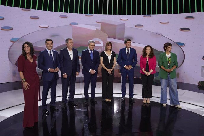 Detalle del plató con los seis candidatos previo al debate en RTVA entre los candidatos a la Presidencia de la Junta de Andalucía a 13 de junio del 2022 en (Sevilla, Andalucía)