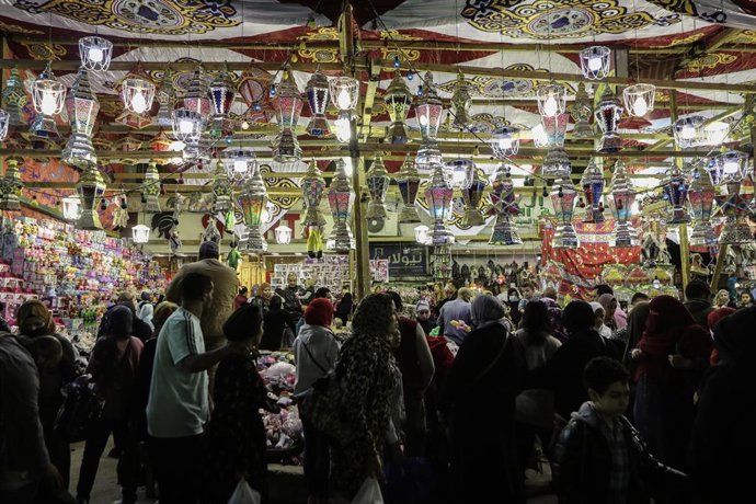 Archivo - Mercado en Egipto durante la pandemia de coronavirus