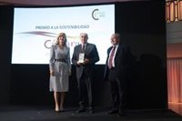 La Oficina de Promoción de la Movilidad Eléctrica de Zaragoza recibe el Premio a la Sostenibilidad de Cámara de España