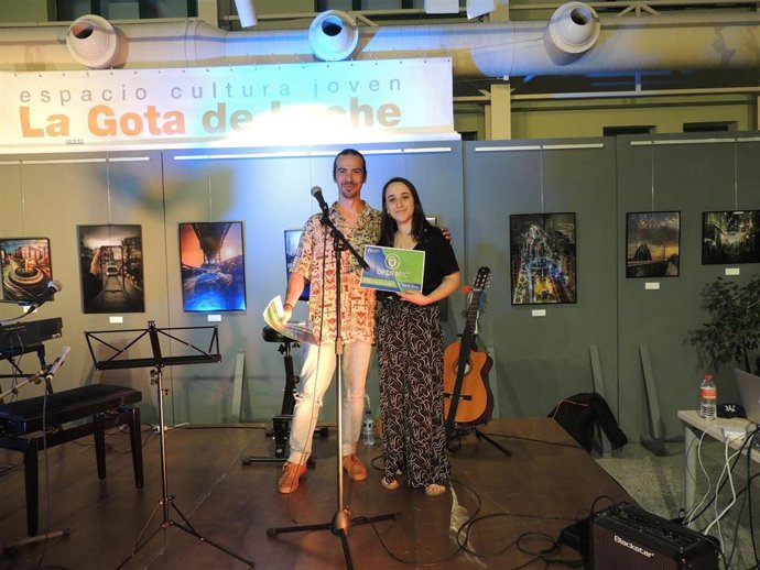 Estinki, Alejandra Ceniceros y Álvaro de Pepa premiados en el certamen Open Mic de La Gota