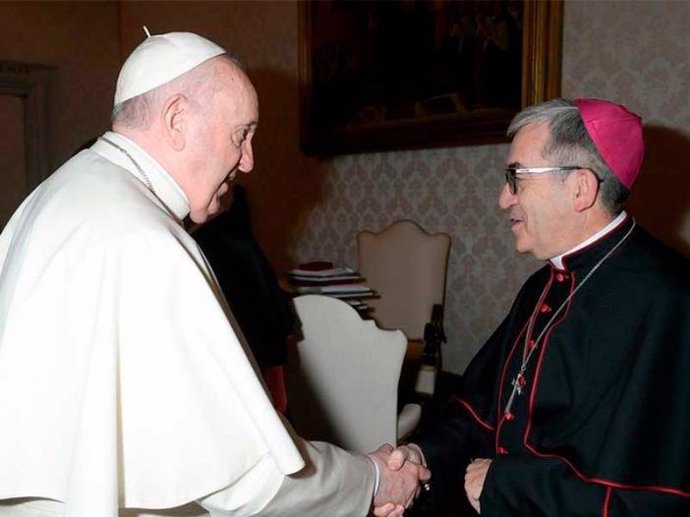 El nuevo arzobispo de Valladolid, Luis Javier Argüello, con el Papa Francisco