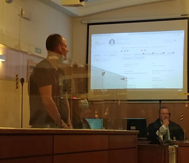 El acusado del intento de secuestro de una niña en Valladolid, durante la primera sesión del juicio en la Audiencia de Valladolid.