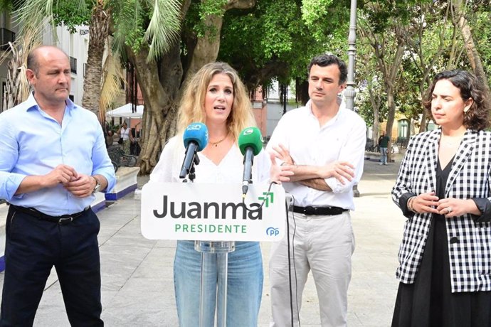 Mestre en rueda de prensa.