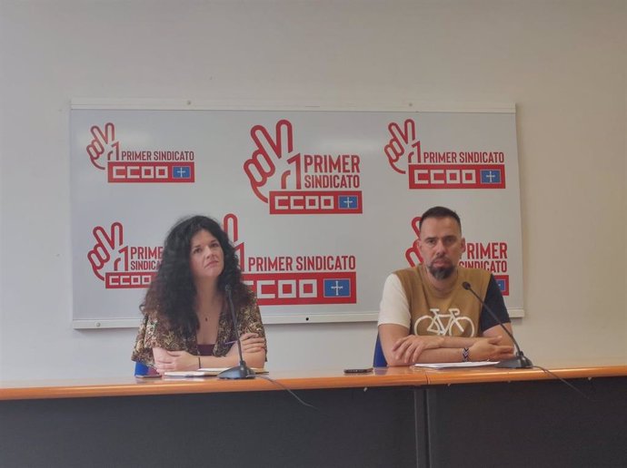 La coordinadora de Podemos Asturies, Sofía Castañón, y el secretario general de CCOO de Asturias, José Manuel Zapico