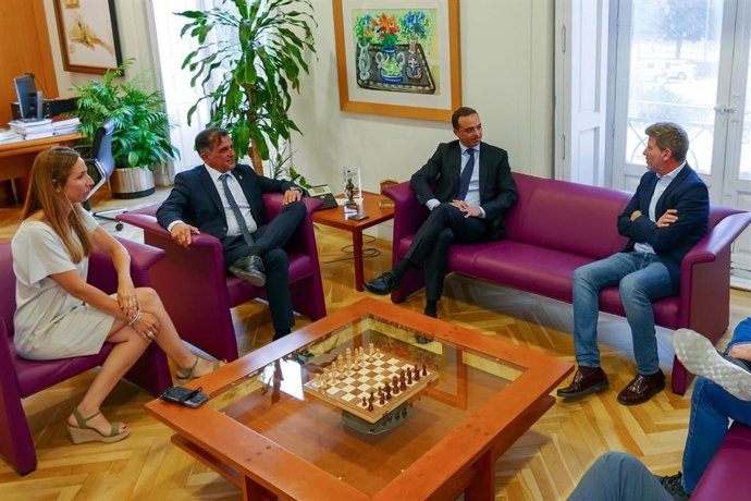 Reunión Del Alcalde De Murcia, José Antonio Serrano, Con El Secretario De Estado De Política Territorial, Alfredo González